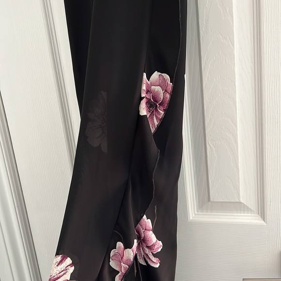 DYNAMITE MAXI DRESS - Picture 2 of 5